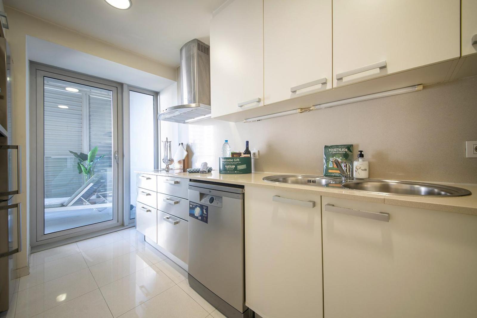 You Stylish Beach Apartments Барселона Экстерьер фото